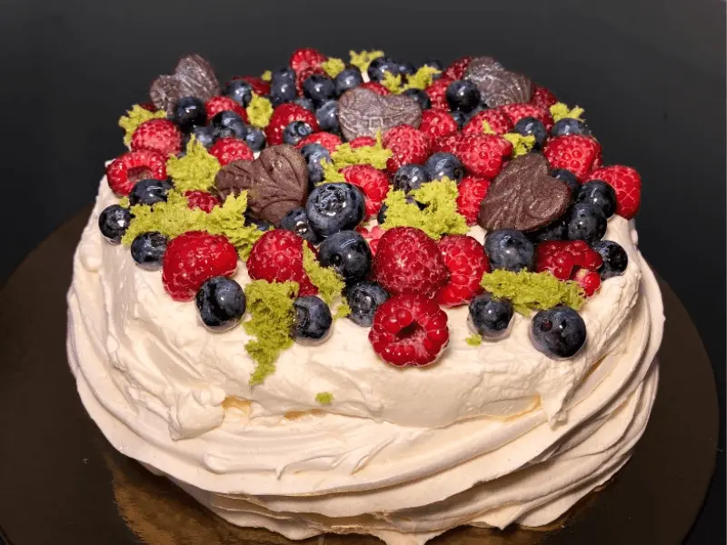 Deser bezowy Pavlova